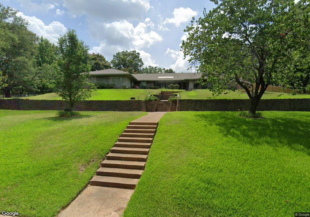 843 Colonial Dr, Tyler, TX 75701 - photo 1