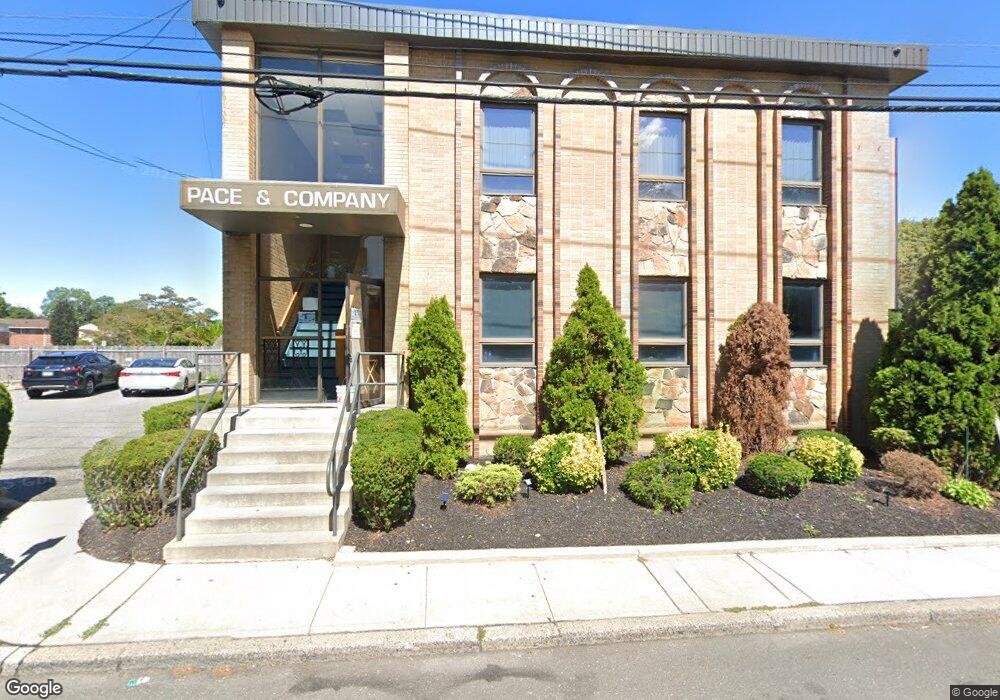 20 Miller Place unit 105, Syosset, NY 11791 - photo 1
