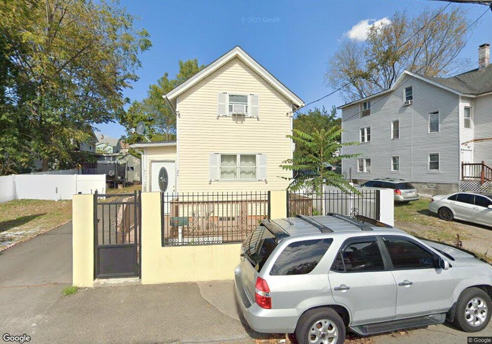 18 Bronson St, Waterbury, CT 06704 - photo 1