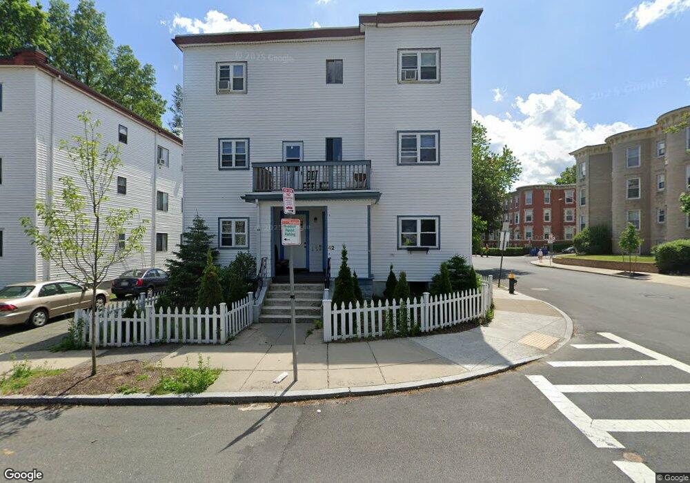 42 Orchard Rd unit 4, Brookline, MA 02445 - photo 1