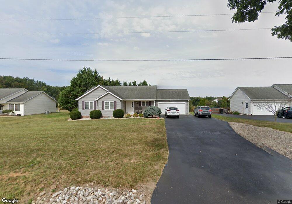 3995 Lyndhurst Rd, Stuarts Draft, VA 24477 - photo 1