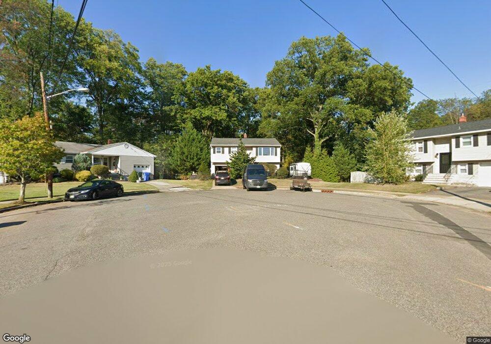 906 Diane Ct, Woodbridge, NJ 07095 - photo 1