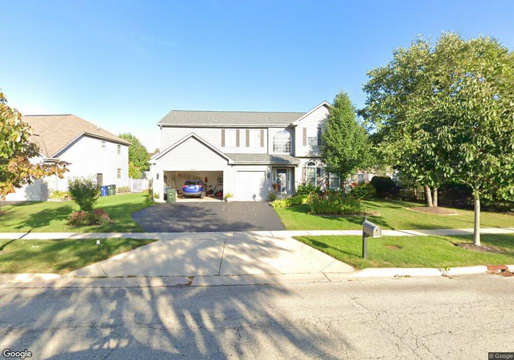 2315 Stonegate Rd, Algonquin, IL 60102 - photo 1