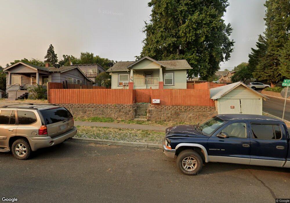 322 W 11th St, the Dalles, OR 97058 - photo 1