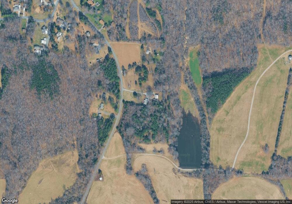 401 Shiloh Rd, Statesville, NC 28677 - photo 1