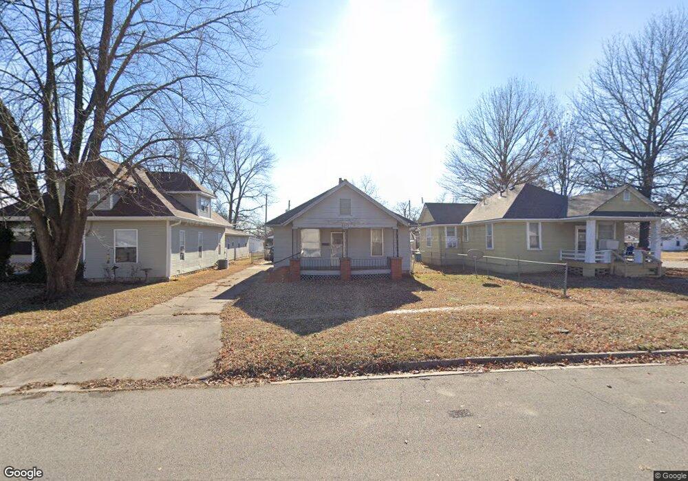 3026 Corning Ave, Parsons, KS 67357 - photo 1