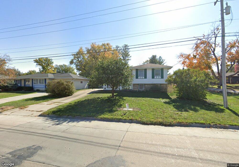 2007 N 4th Ave E, Newton, IA 50208 - photo 1