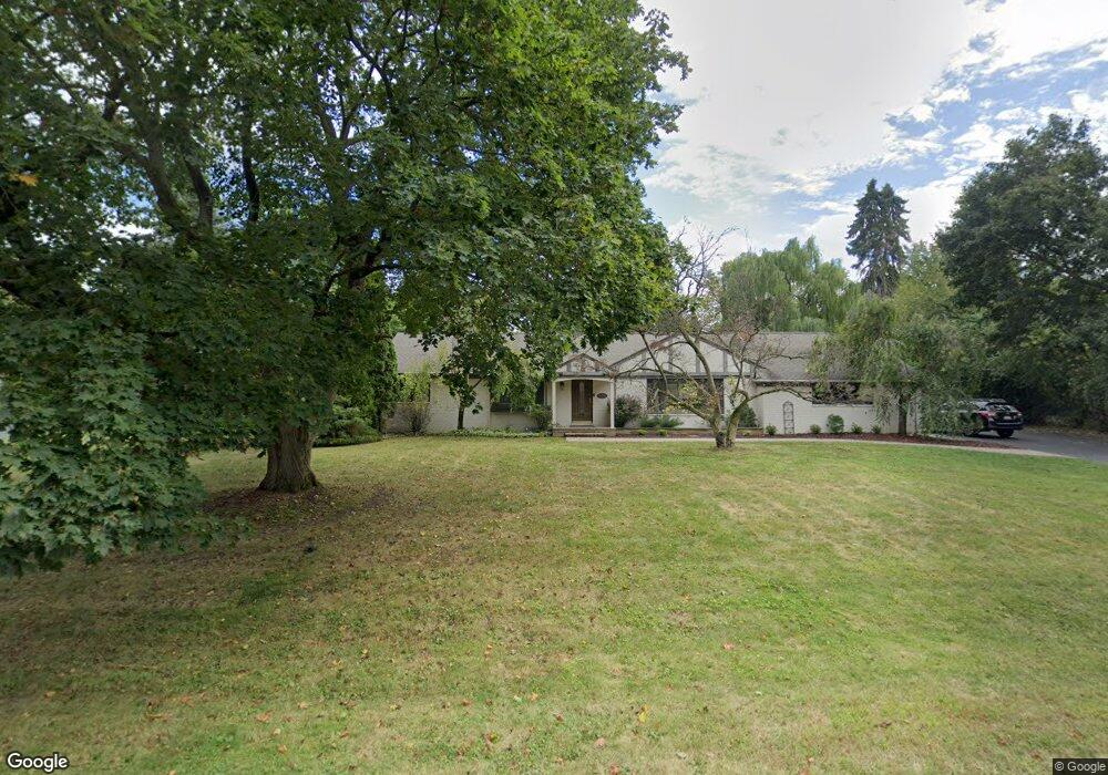 3889 Carriage Ln, Bloomfield Hills, MI 48301 - photo 1