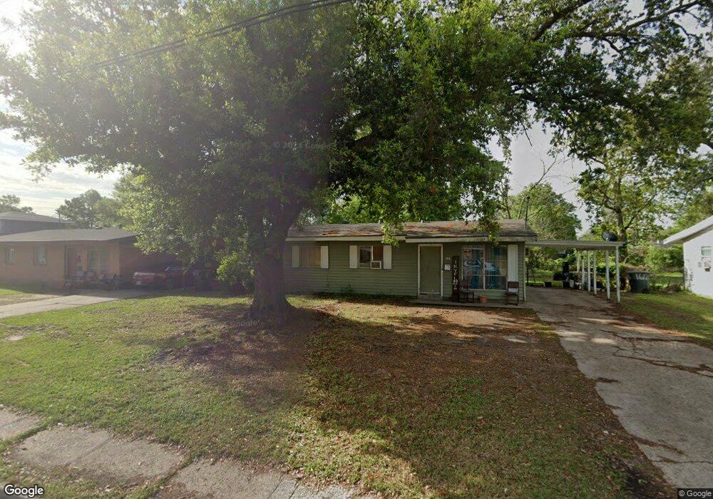 1612 Clover Dr, Lake Charles, LA 70607 - photo 1