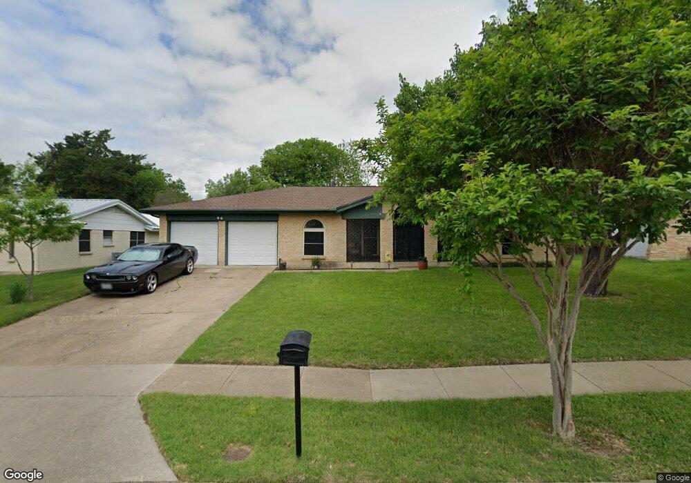 2305 Woodlawn Dr, Ennis, TX 75119 - photo 1