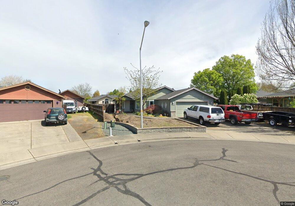 256 Summer Glen Ct, Central Point, OR 97502 - photo 1