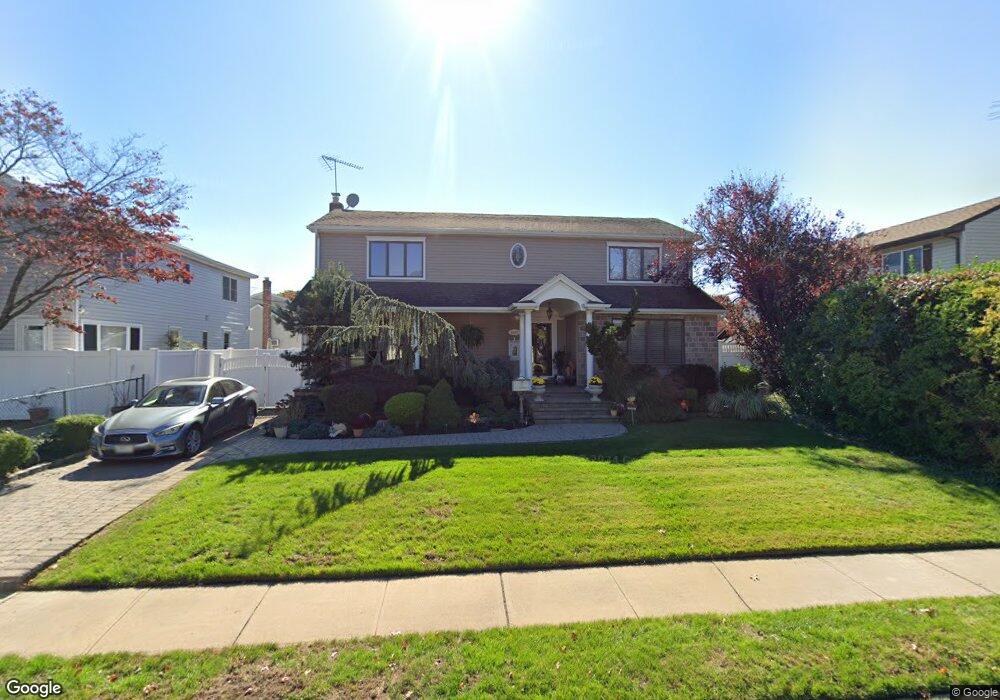 2800 Glenn Rd, Wantagh, NY 11793 - photo 1