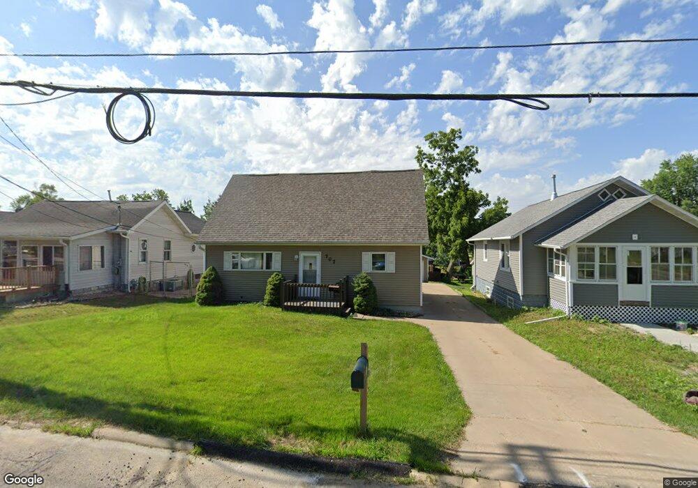 707 Wilson Avenue Dr SW, Cedar Rapids, IA 52404 - photo 1