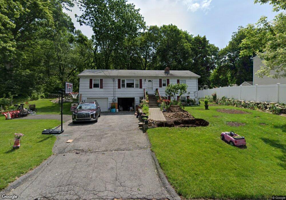 77 Woodridge Dr S, Stamford, CT 06902 - photo 1