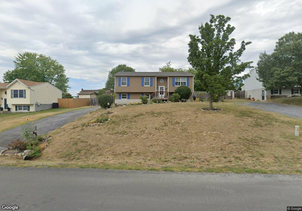 355 Little Sorrel Dr, Strasburg, VA 22657 - photo 1