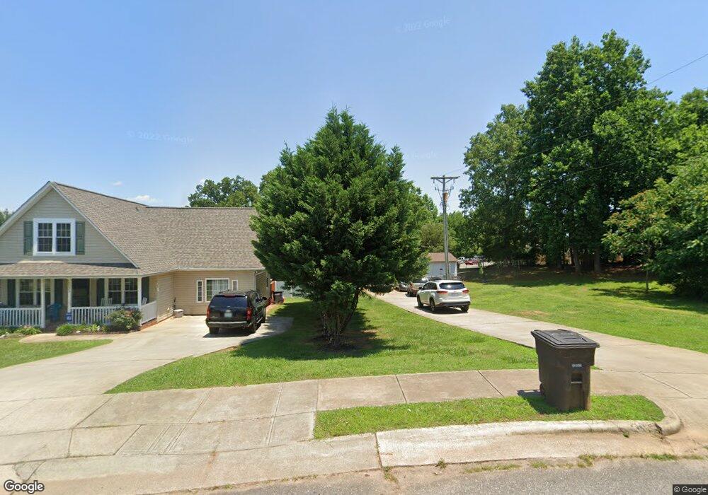 1902 Arlington Ave, Statesville, NC 28677 - photo 1