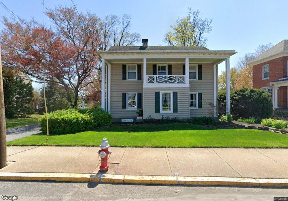 424 E Main St, New Holland, PA 17557 - photo 1