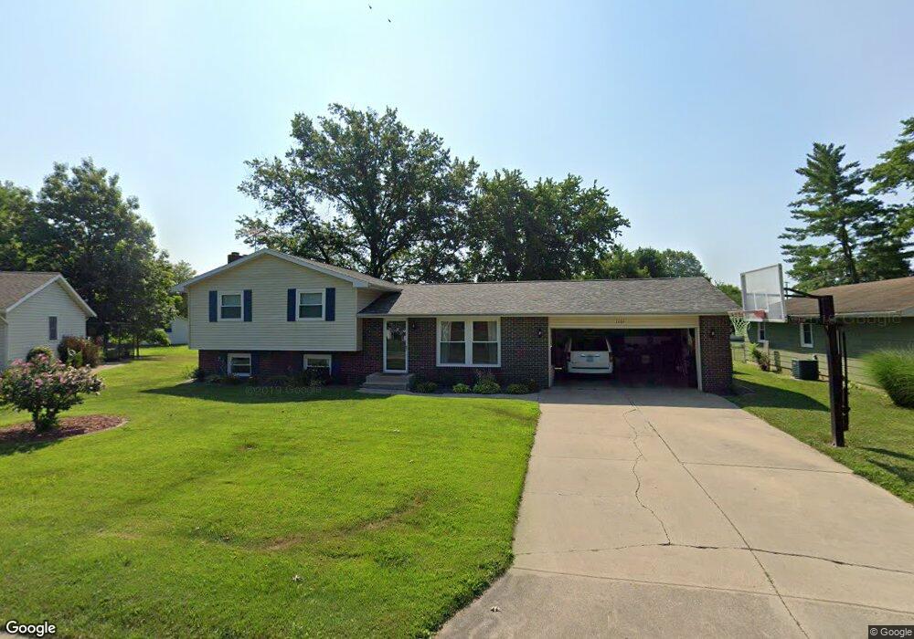 1004 N Koester Dr, Effingham, IL 62401 - photo 1