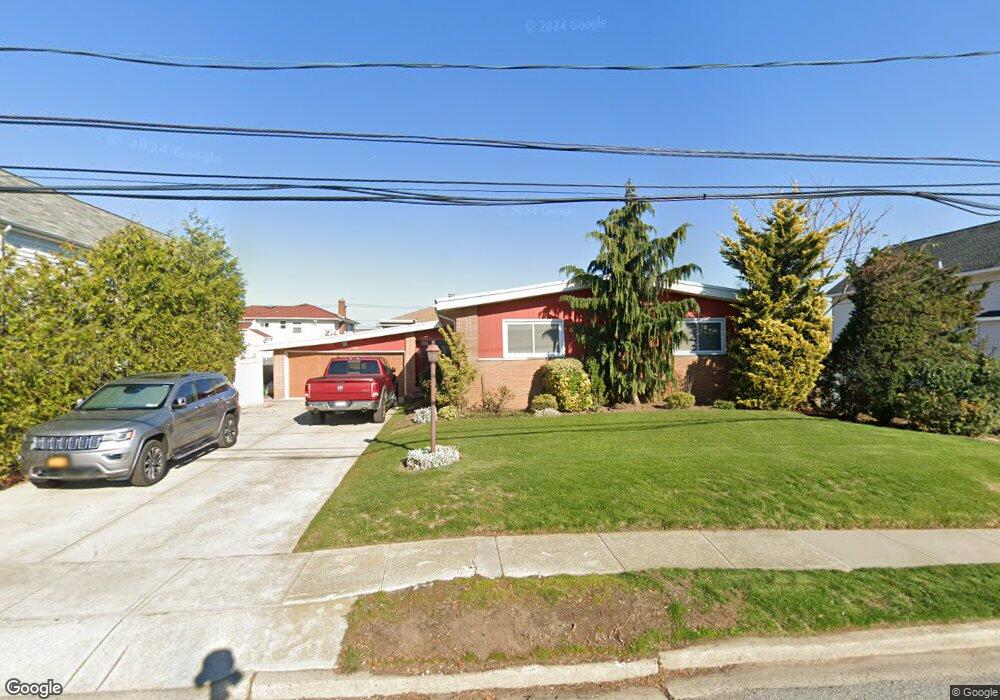 153 California Place N, Island Park, NY 11558 - photo 1