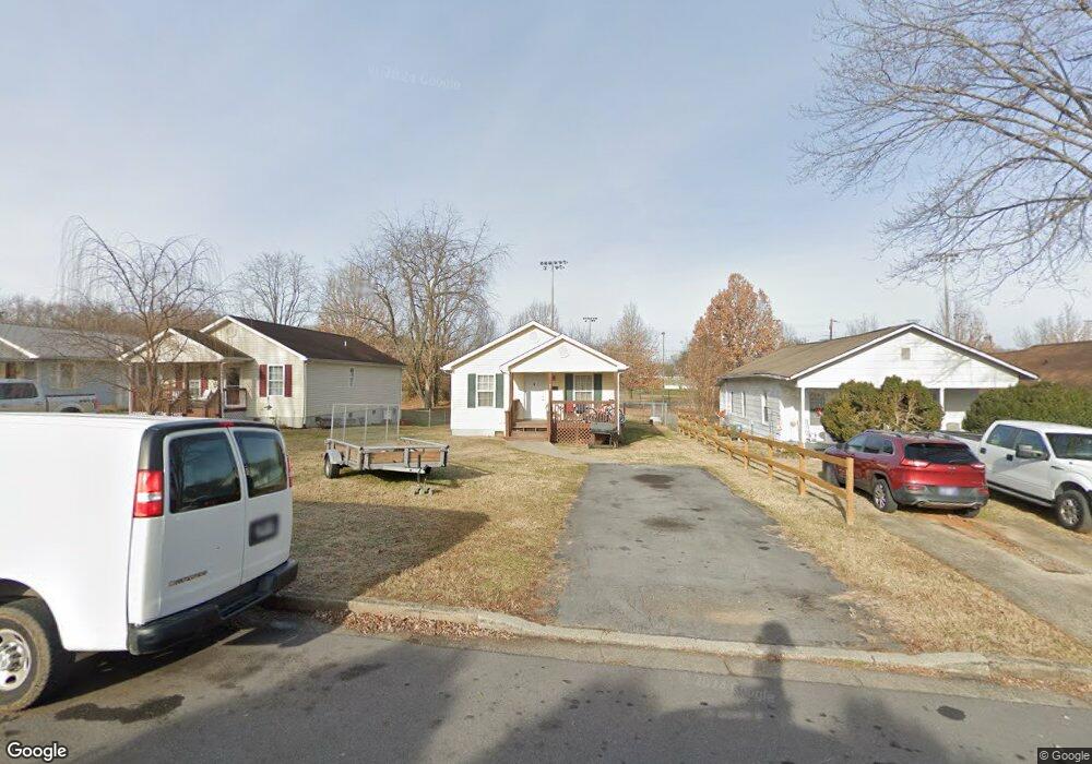 1405 E Chilhowie Ave, Johnson City, TN 37601 - photo 1