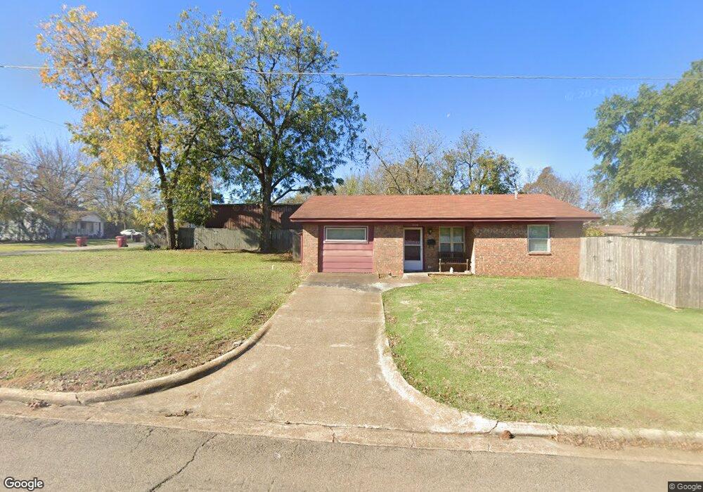 1120 S 8th St, Hugo, OK 74743 - photo 1