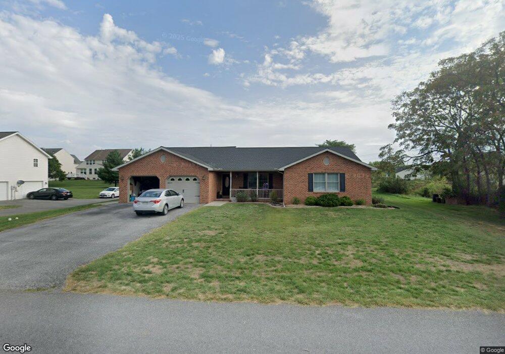 1095 Jason Dr, Greencastle, PA 17225 - photo 1