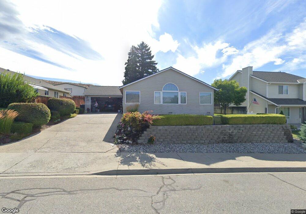 1010 N Harrison Ct, East Wenatchee, WA 98802 - photo 1