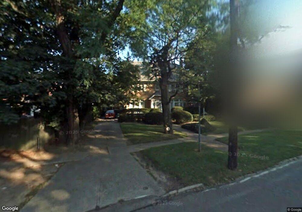 611 Broadway, Cedarhurst, NY 11516 - photo 1