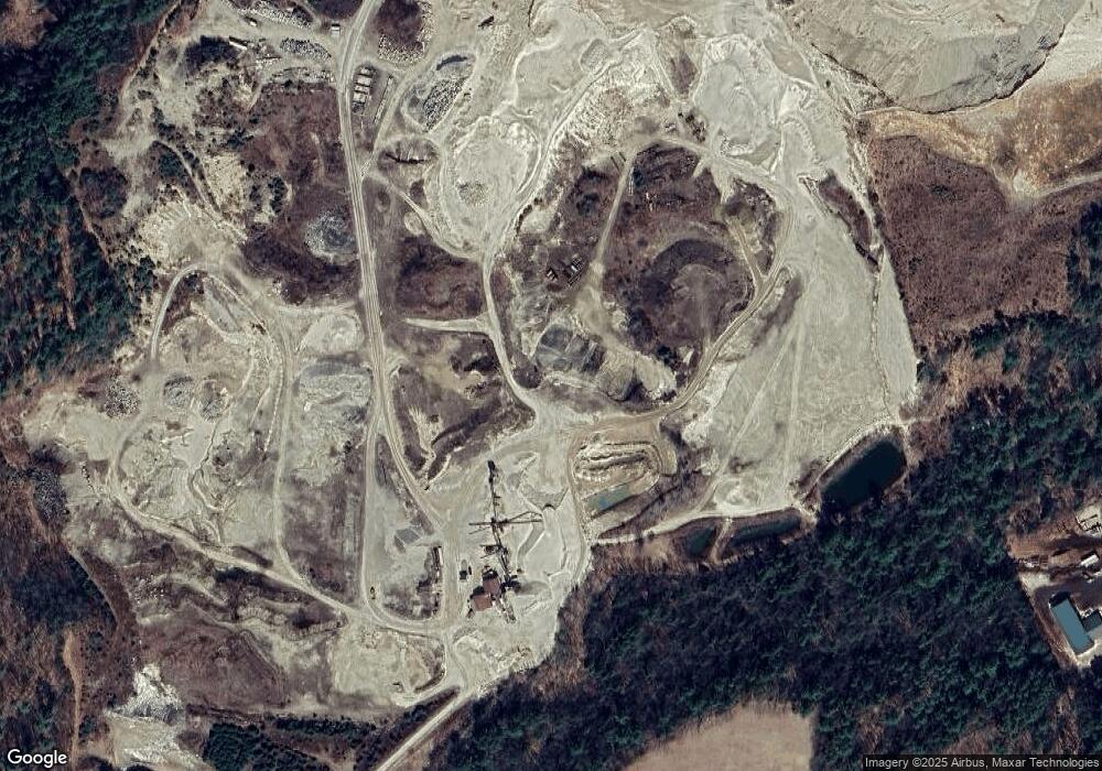 577 Flanders Rd, Henniker, NH 03242 - photo 1