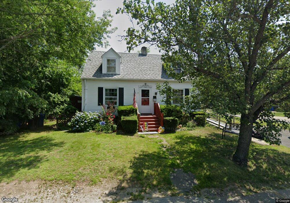 76 Lakeland Rd, Cranston, RI 02910 - photo 1