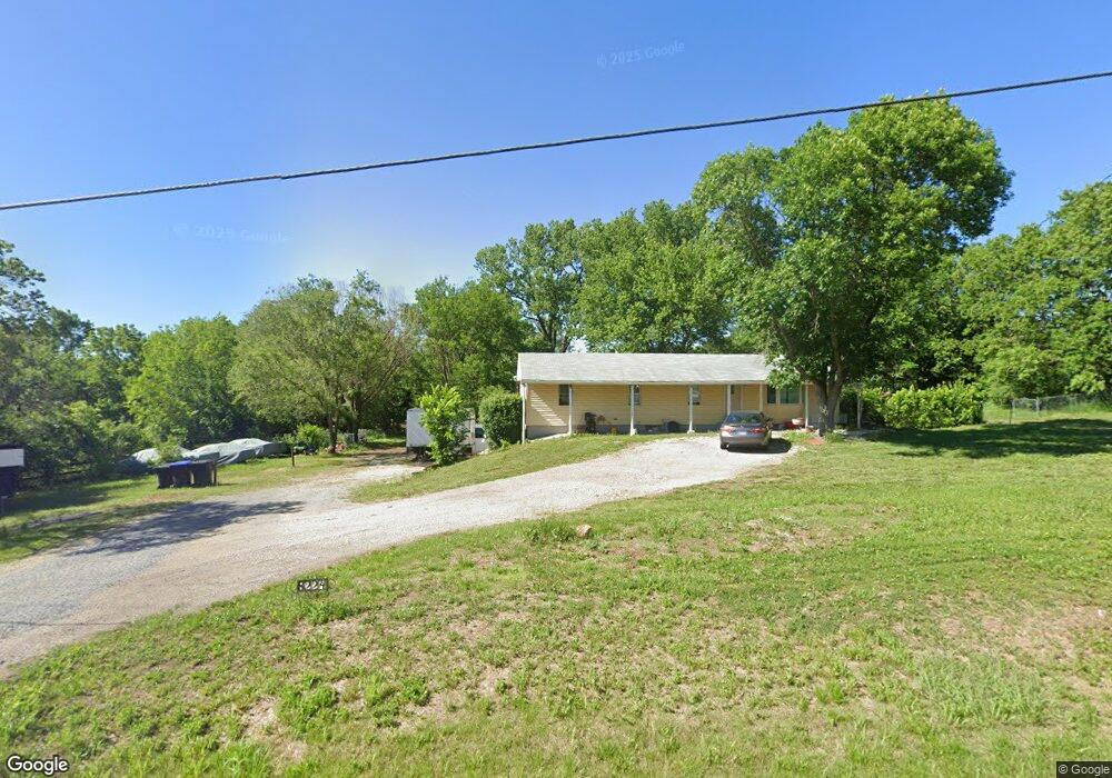 8224 SW 61st St, Topeka, KS 66610 - photo 1