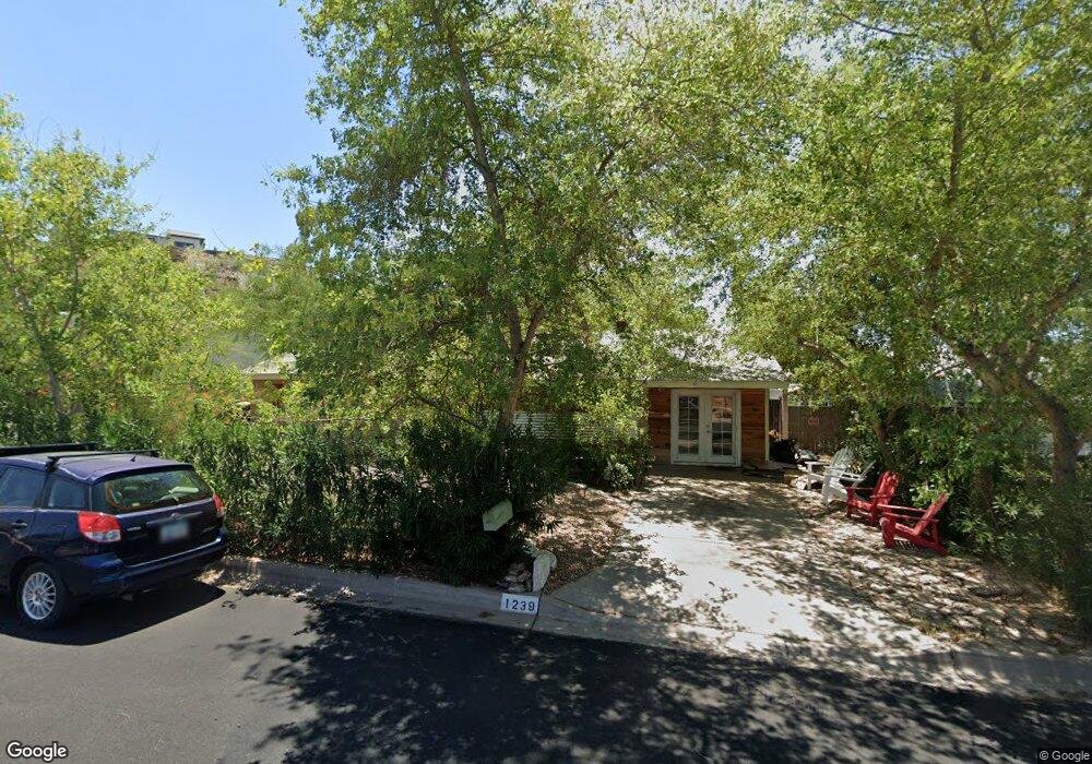 1239 E Echo Ln, Phoenix, AZ 85020 - photo 1