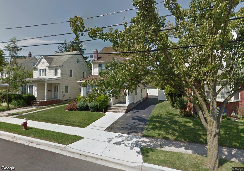 27 Juniper Ave, Mineola, NY 11501 - photo 1