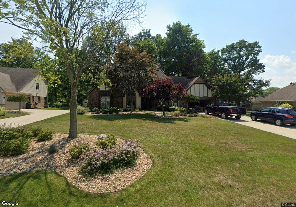 8981 Marquette Dr, Grosse Ile, MI 48138 - photo 1