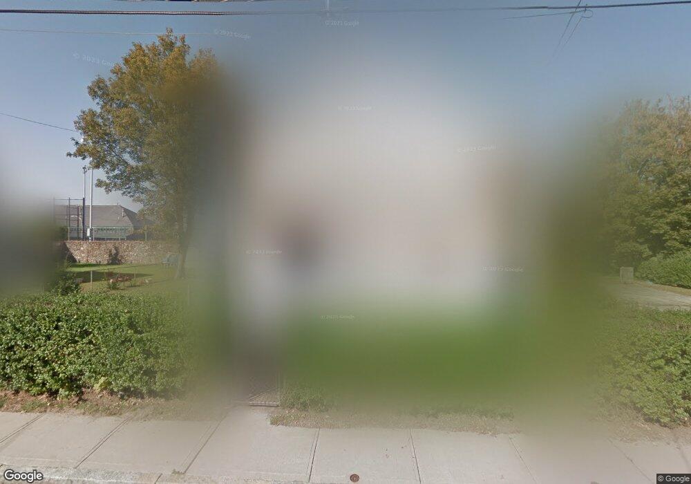 10 Weaver Ave, Newport, RI 02840 - photo 1