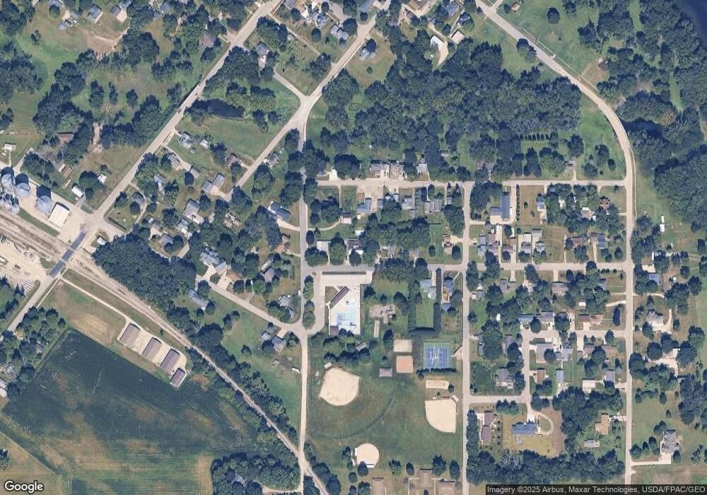 611 E Jackson St, Shell Rock, IA 50670 - photo 1