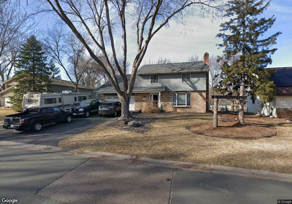 10528 101st Place N, Maple Grove, MN 55369 - photo 1