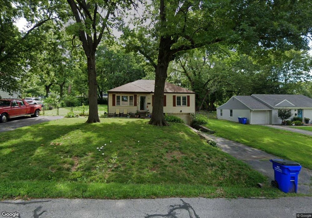 6103 Roger Dr, Shawnee, KS 66203 - photo 1