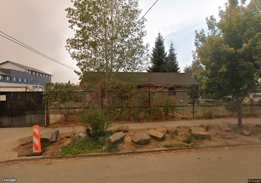 839 NE 2nd St, Bend, OR 97701 - photo 1