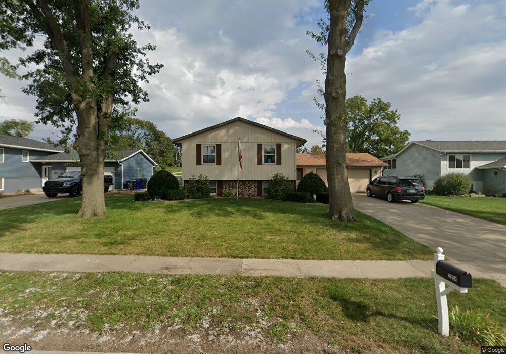 2804 28th Ave SW, Cedar Rapids, IA 52404 - photo 1