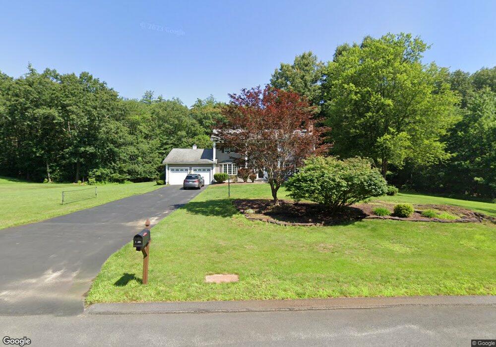 10 Fox Run Ln, Salem, NH 03079 - photo 1