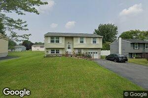 115 Royalton Dr, Minoa, NY 13116