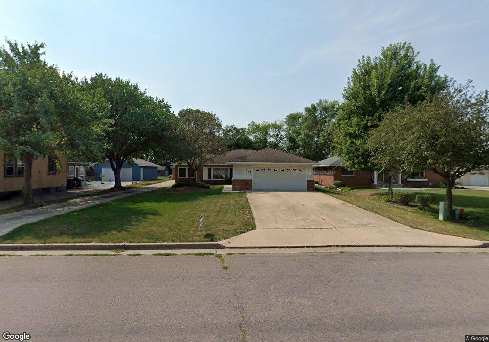 320 S Highland Ave, New Ulm, MN 56073 - photo 1