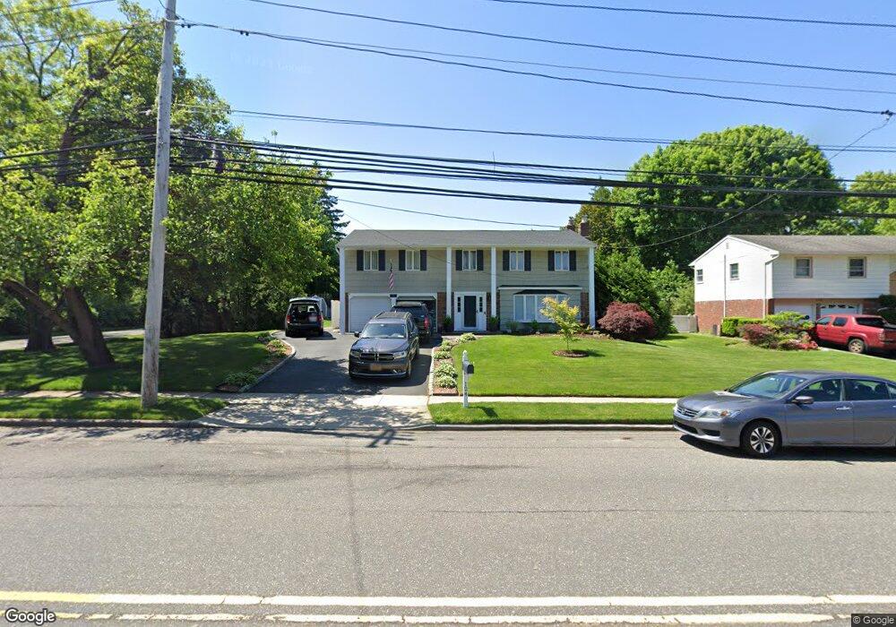 124 New Hwy, ComMacK, NY 11725 - photo 1
