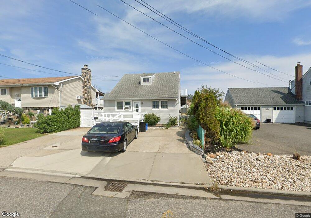 425 West Dr, Copiague, NY 11726 - photo 1