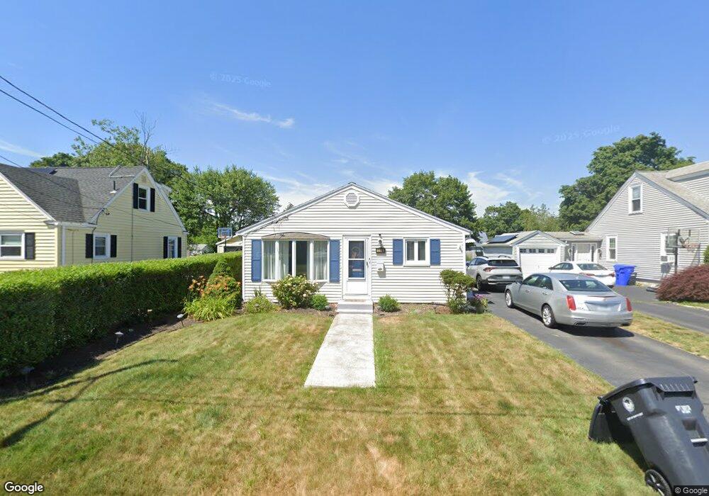 166 Maplecrest Dr, Pawtucket, RI 02861 - photo 1