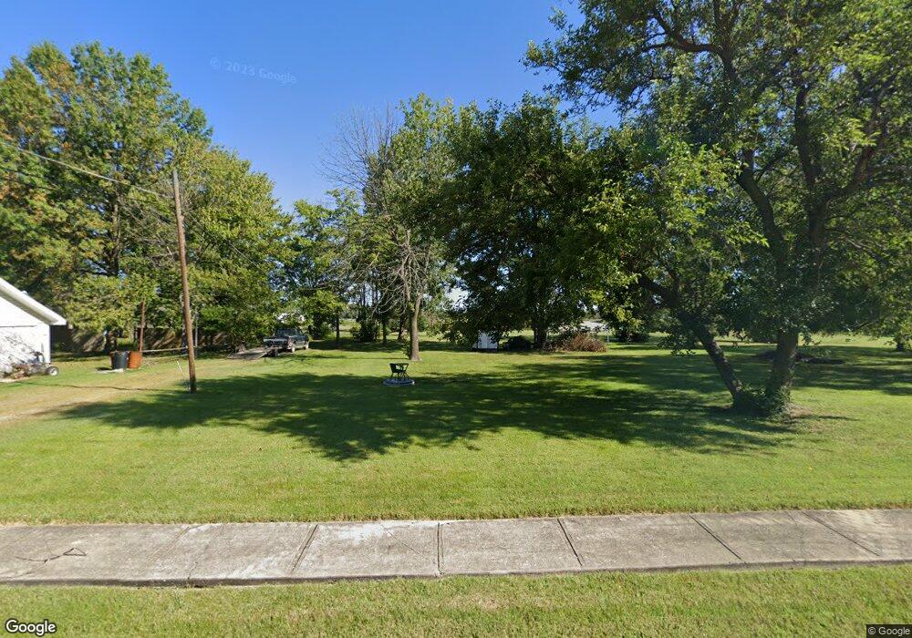 110 E Big 4 St, Harrisburg, IL 62946 - photo 1