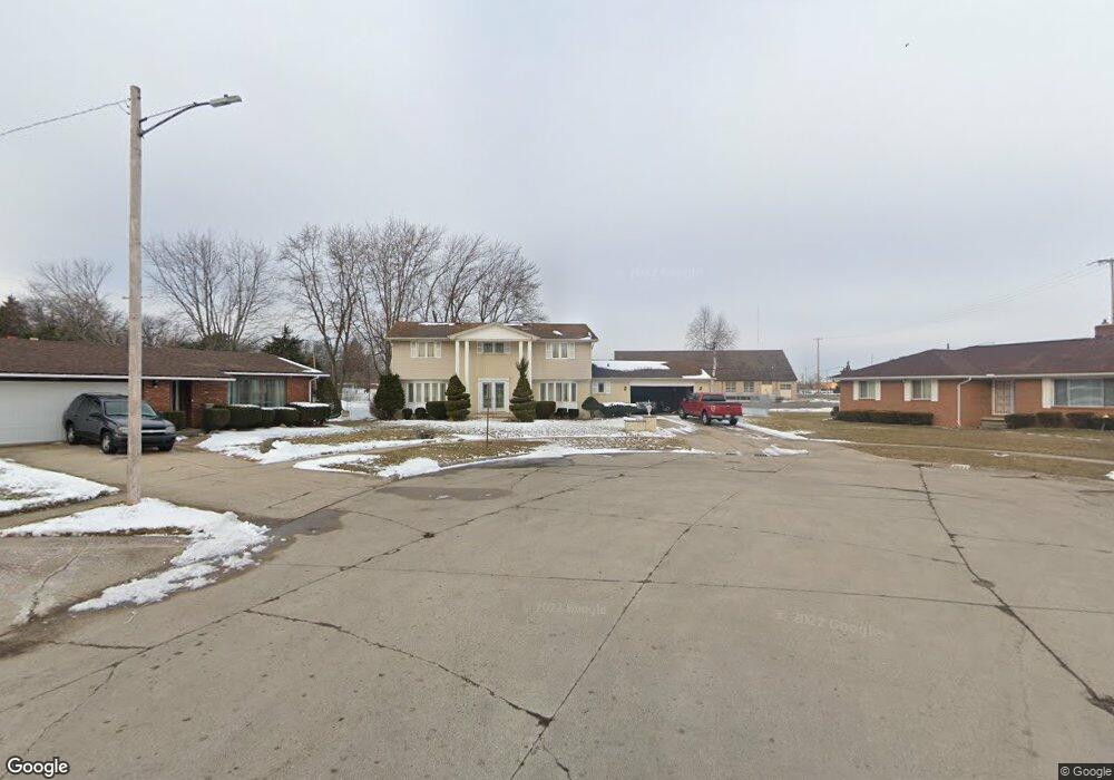 3602 Worchester Dr, Flint, MI 48503 - photo 1