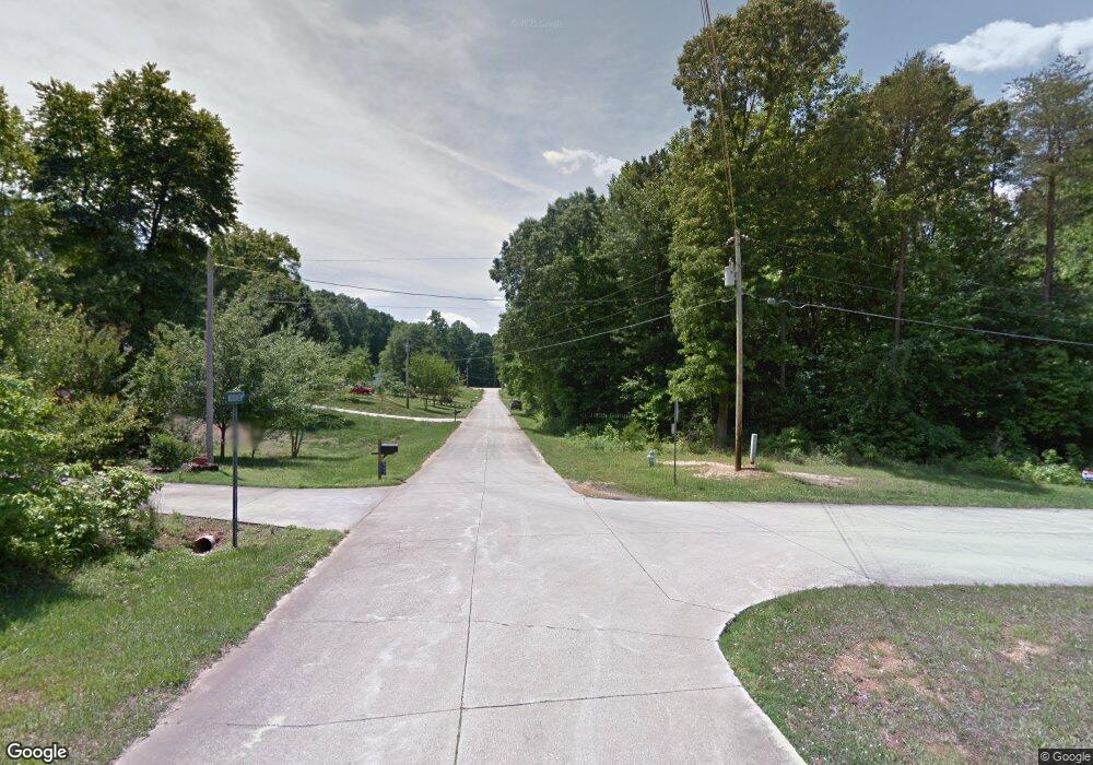 001 Woodview Dr, Statesville, NC 28625 - photo 1