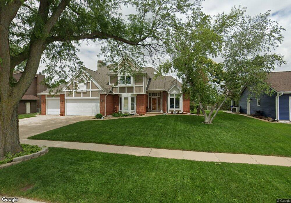 3150 Falcon Dr NE, Cedar Rapids, IA 52402 - photo 1